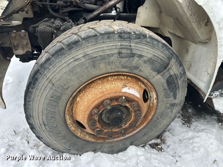 image for item DT6460 1997 International 4900 refuse truck