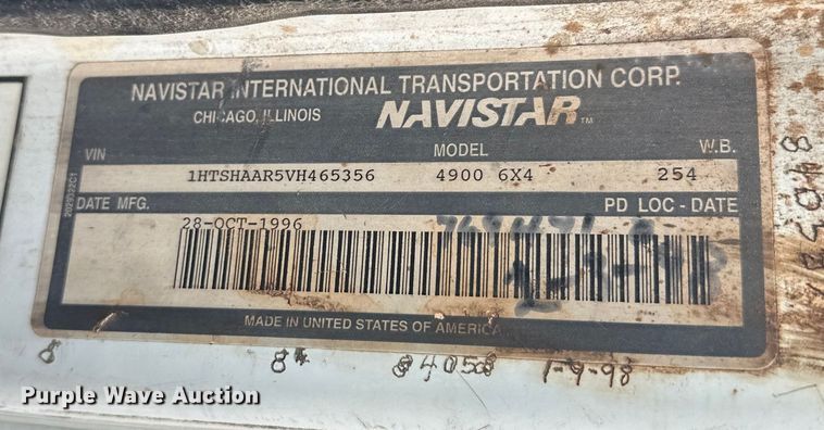 image for item DT6460 1997 International 4900 refuse truck