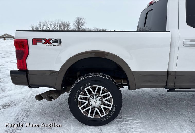 image for item DT6486 2017 Ford F250 King Ranch Crew Cab pickup truck