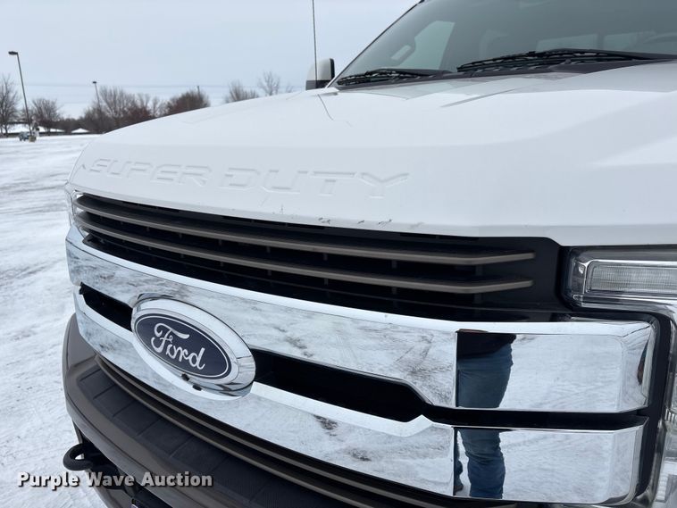 image for item DT6486 2017 Ford F250 King Ranch Crew Cab pickup truck