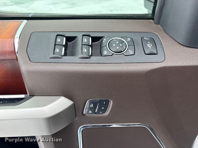 image for item DT6486 2017 Ford F250 King Ranch Crew Cab pickup truck