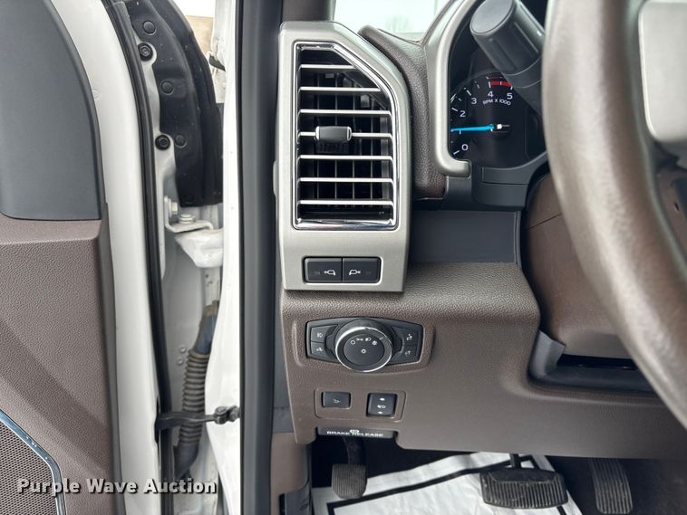 image for item DT6486 2017 Ford F250 King Ranch Crew Cab pickup truck