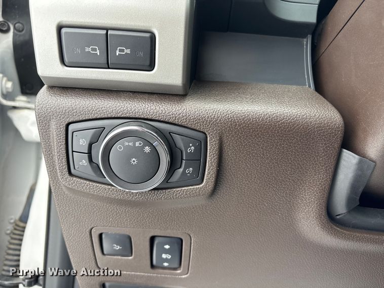 image for item DT6486 2017 Ford F250 King Ranch Crew Cab pickup truck