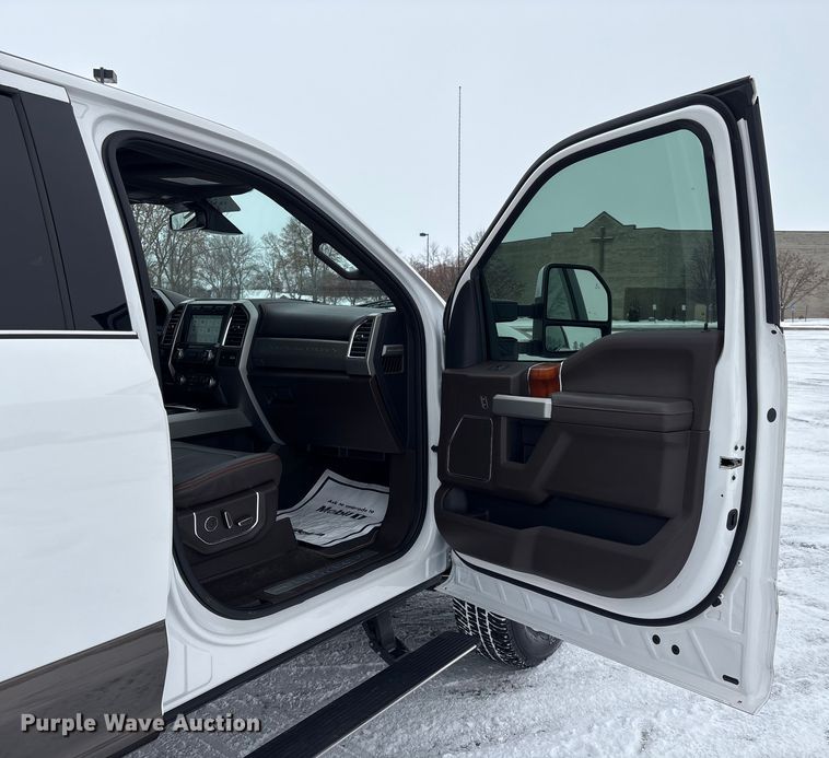 image for item DT6486 2017 Ford F250 King Ranch Crew Cab pickup truck