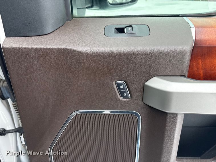 image for item DT6486 2017 Ford F250 King Ranch Crew Cab pickup truck