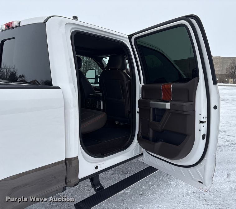 image for item DT6486 2017 Ford F250 King Ranch Crew Cab pickup truck