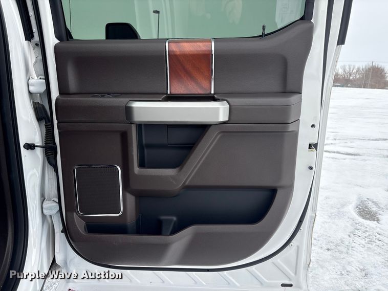 image for item DT6486 2017 Ford F250 King Ranch Crew Cab pickup truck