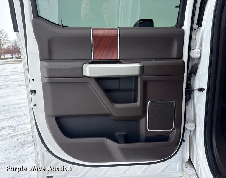 image for item DT6486 2017 Ford F250 King Ranch Crew Cab pickup truck