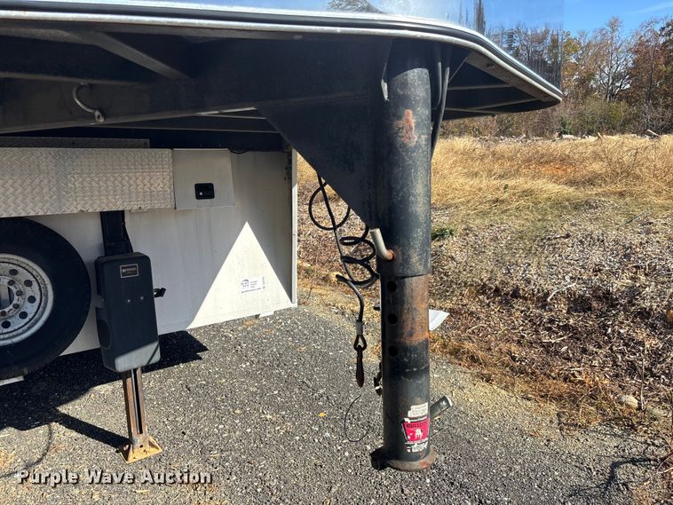 image for item DU0255 2008 Shadow horse trailer