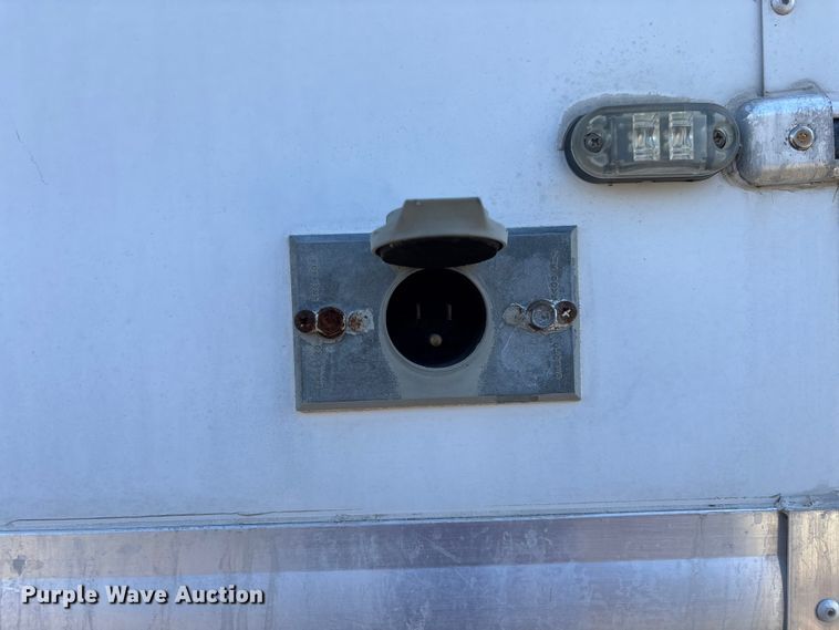 image for item DU0255 2008 Shadow horse trailer