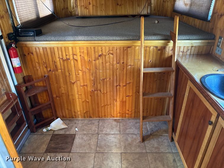 image for item DU0255 2008 Shadow horse trailer