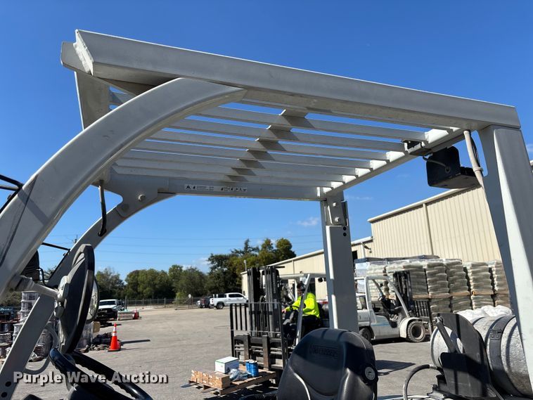 image for item DU0270 2017 UniCarriers PF80YLP forklift