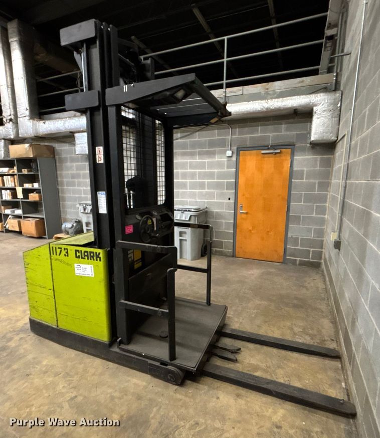 image for item DU0284 Clark OP15 order picker