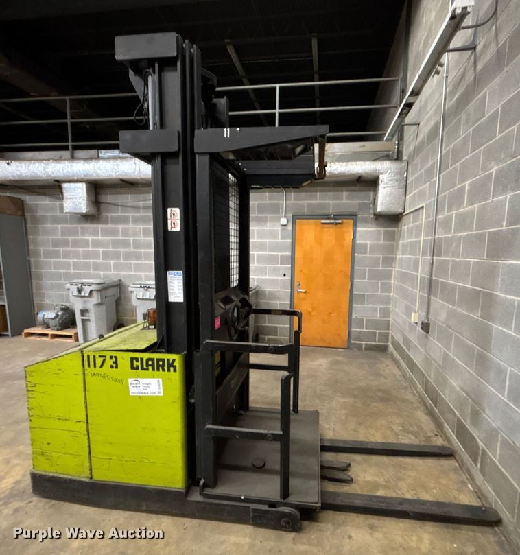 image for item DU0284 Clark OP15 order picker