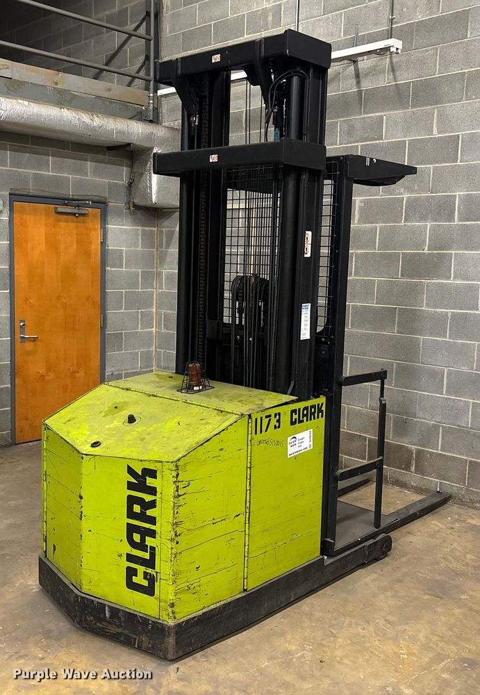 image for item DU0284 Clark OP15 order picker