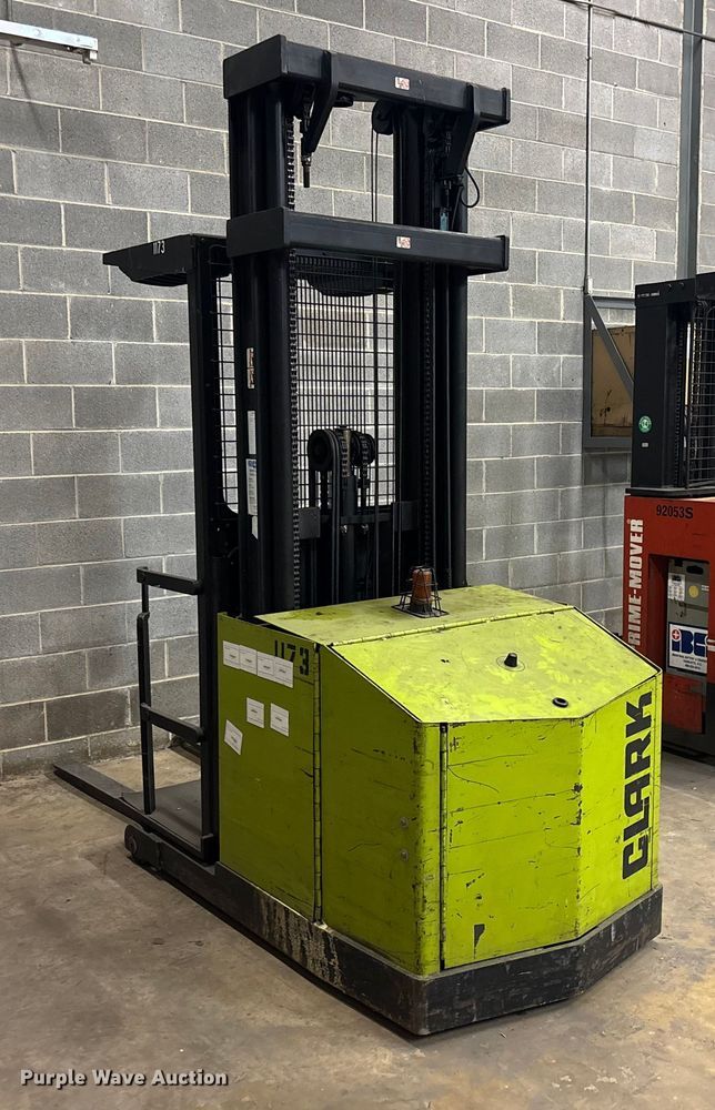 image for item DU0284 Clark OP15 order picker