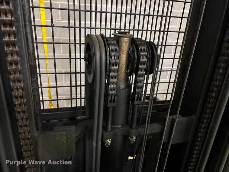 image for item DU0284 Clark OP15 order picker