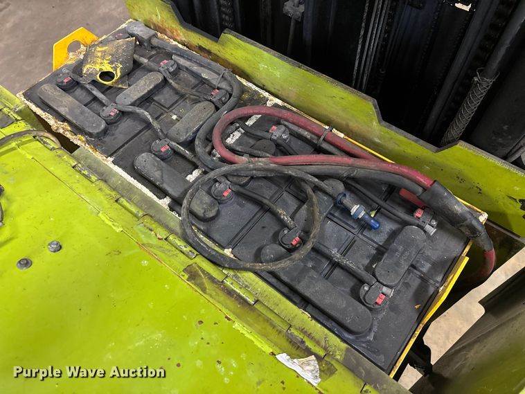 image for item DU0284 Clark OP15 order picker