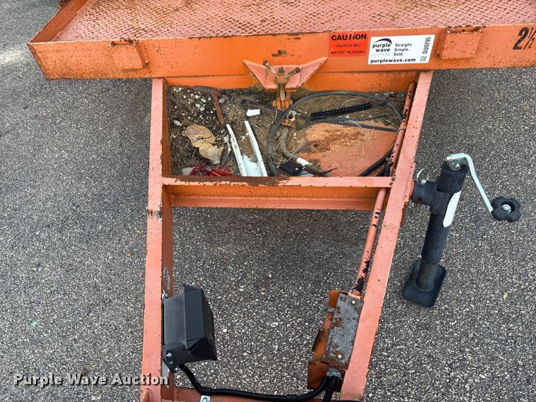 image for item DU0295 2015 HUDSON BROTHERS tilt deck utility trailer