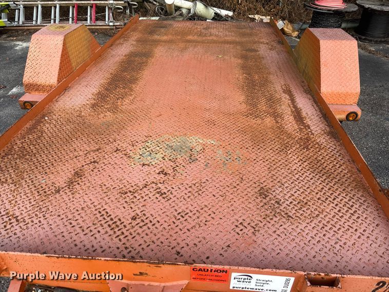 image for item DU0295 2015 HUDSON BROTHERS tilt deck utility trailer