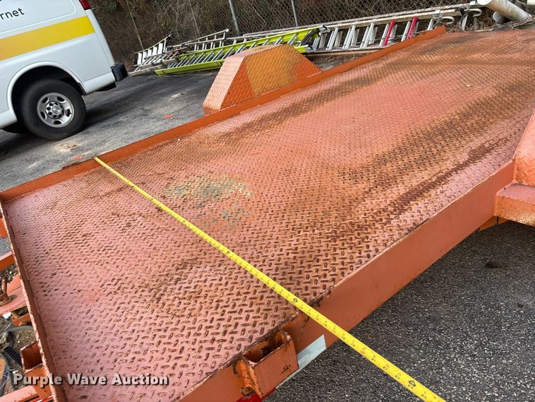 image for item DU0295 2015 HUDSON BROTHERS tilt deck utility trailer