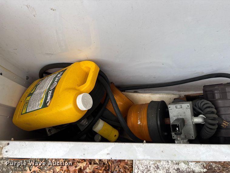 image for item DU0296 2011 Fenex F-131KG manhole support trailer