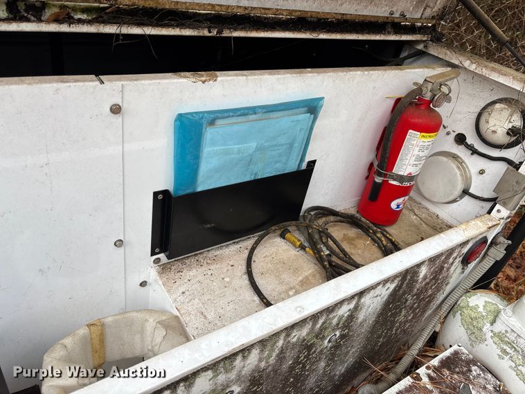 image for item DU0296 2011 Fenex F-131KG manhole support trailer