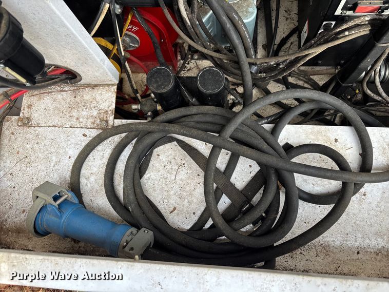 image for item DU0296 2011 Fenex F-131KG manhole support trailer