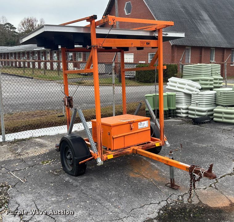 image for item DU0300 Arrow board trailer