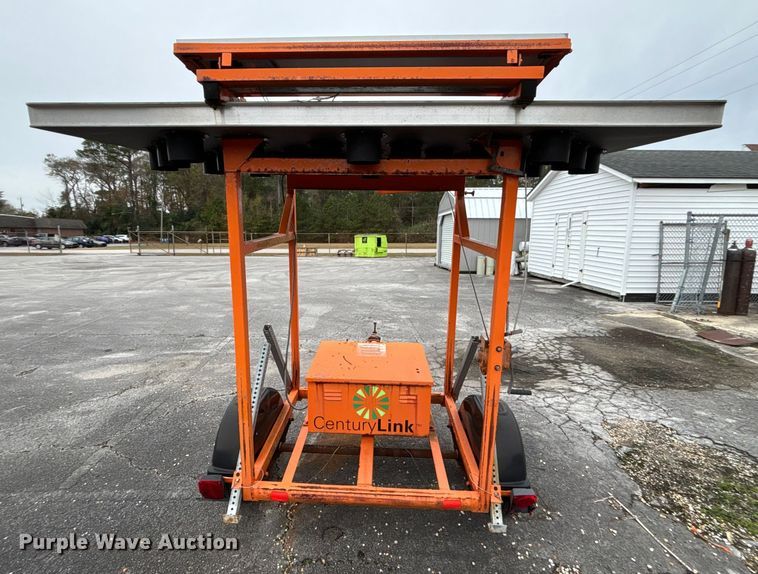 image for item DU0300 Arrow board trailer