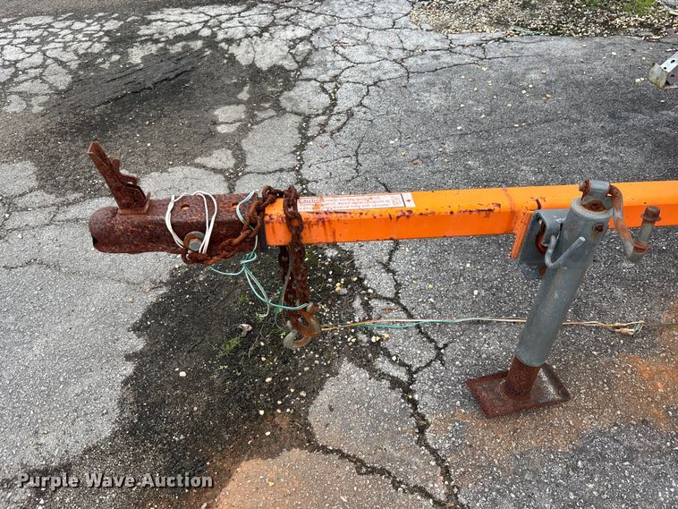 image for item DU0300 Arrow board trailer