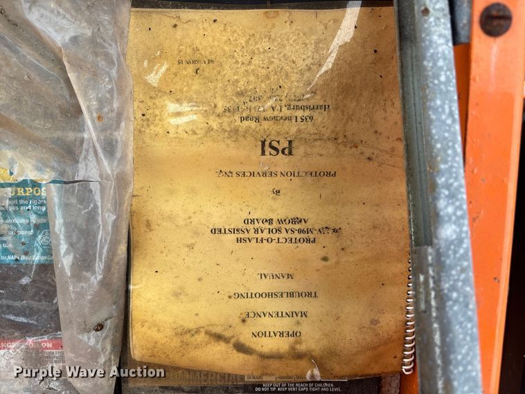 image for item DU0300 Arrow board trailer