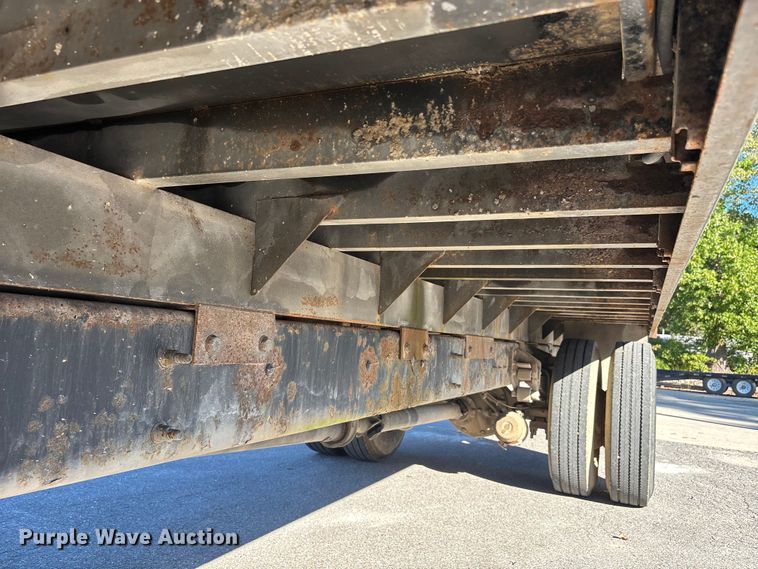 image for item DU1435 2007 International 4300 flatbed truck