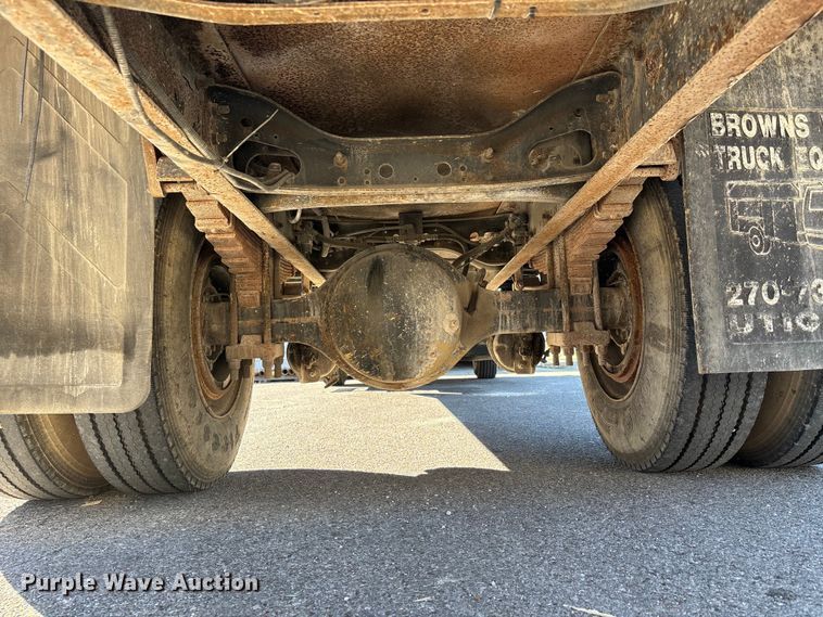 image for item DU1435 2007 International 4300 flatbed truck