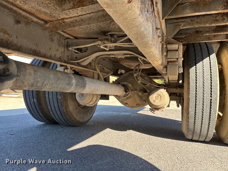 image for item DU1435 2007 International 4300 flatbed truck