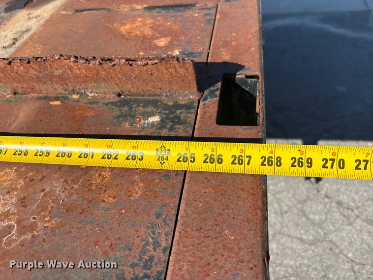 image for item DU1435 2007 International 4300 flatbed truck