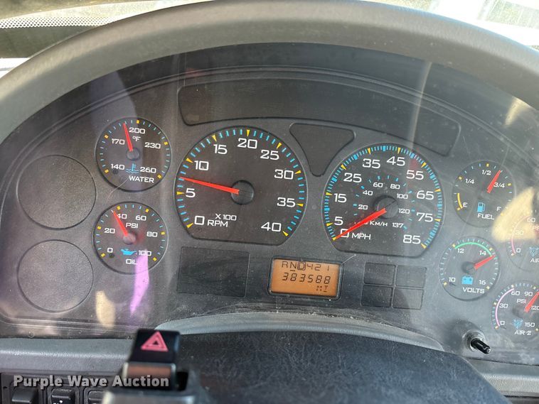 image for item DU1435 2007 International 4300 flatbed truck