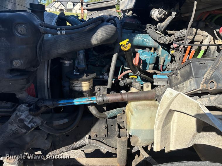 image for item DU1435 2007 International 4300 flatbed truck