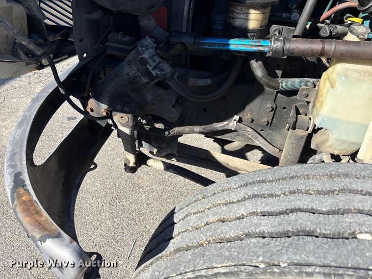 image for item DU1435 2007 International 4300 flatbed truck