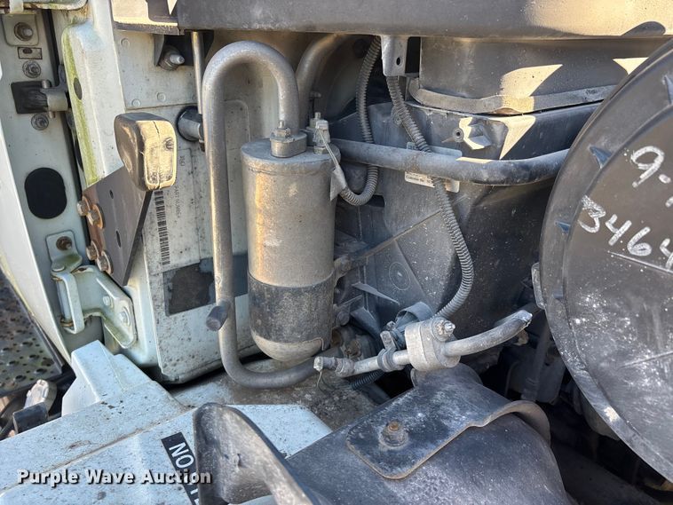 image for item DU1435 2007 International 4300 flatbed truck