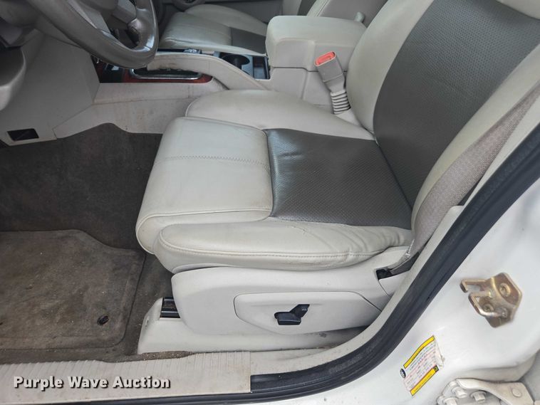 image for item DU2520 2006 Jeep Commander SUV