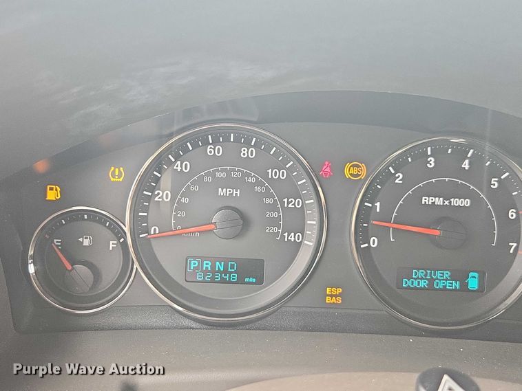 image for item DU2520 2006 Jeep Commander SUV