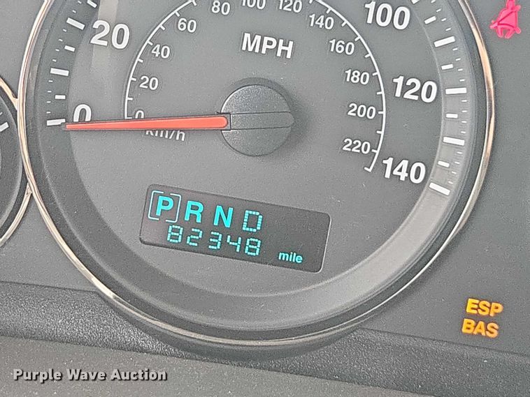 image for item DU2520 2006 Jeep Commander SUV