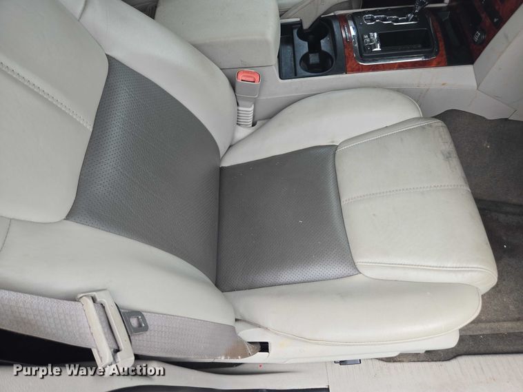 image for item DU2520 2006 Jeep Commander SUV