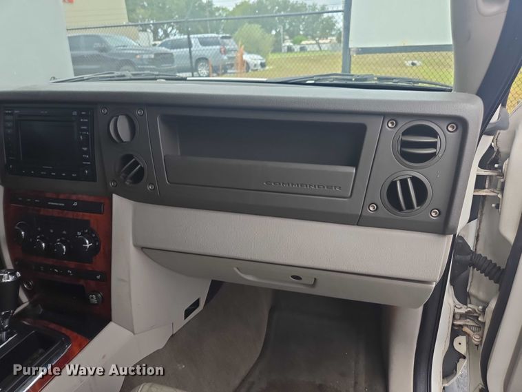 image for item DU2520 2006 Jeep Commander SUV