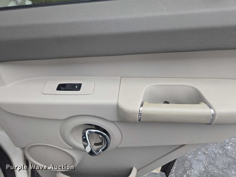 image for item DU2520 2006 Jeep Commander SUV