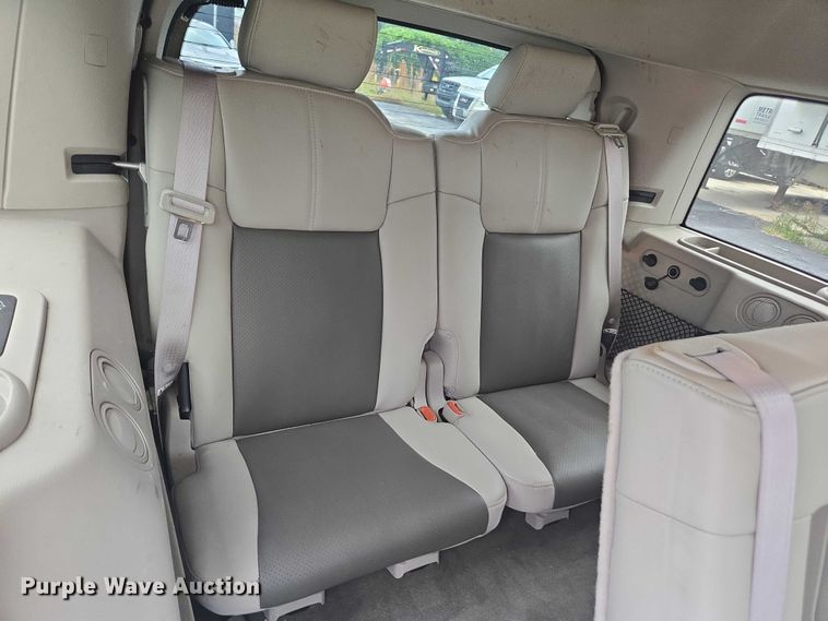 image for item DU2520 2006 Jeep Commander SUV