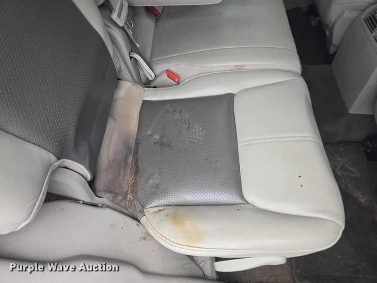 image for item DU2520 2006 Jeep Commander SUV