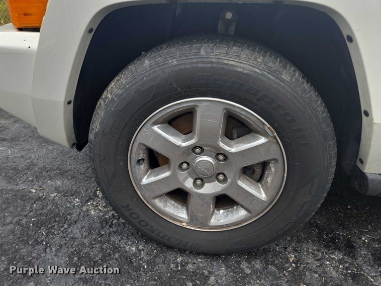 image for item DU2520 2006 Jeep Commander SUV