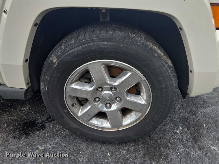 image for item DU2520 2006 Jeep Commander SUV